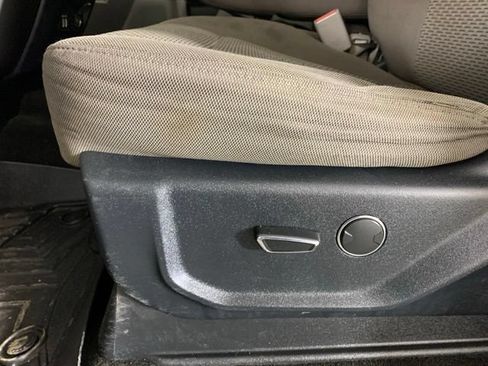 Used 2017 Ford F250 XLT w/ XLT Premium Package AWD/4WD image 17