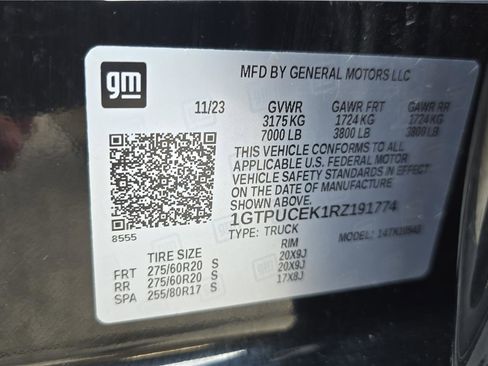 Used 2024 GMC Sierra 1500 Elevation w/ LPO, Elevation Black Package image 9