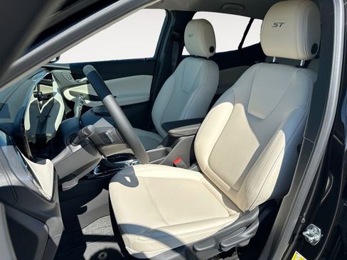 New 2026 Buick Encore GX Sport Touring image 9