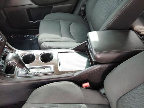 Used 2017 Chevrolet Traverse LT w/ Style and Technology Package FWD image 21