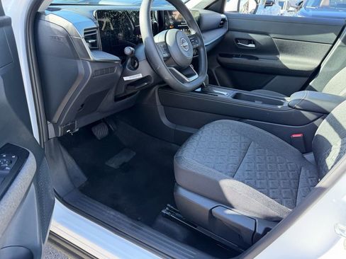 Certified 2025 Nissan Kicks SV AWD/4WD image 11