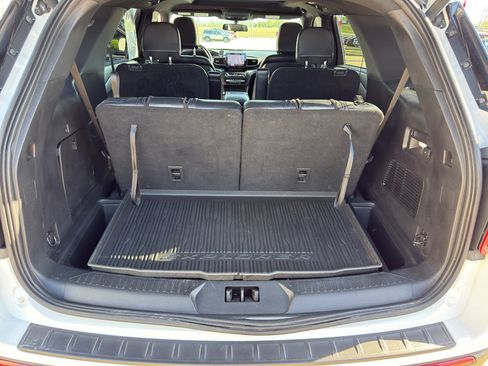 Used 2020 Ford Explorer XLT w/ Equipment Group 202A AWD/4WD image 18