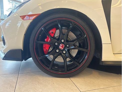 Used 2019 Honda Civic Type R image 9