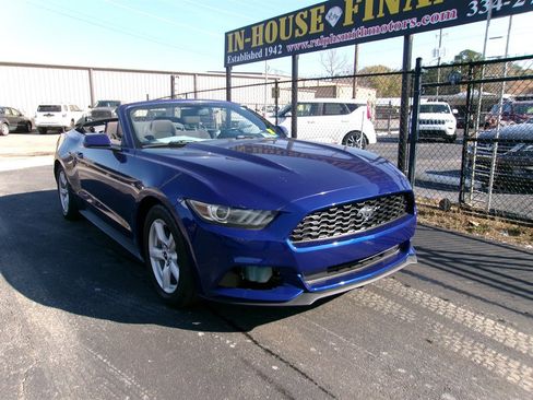 Used 2015 Ford Mustang Convertible image 6