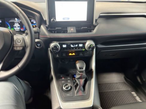 Used 2025 Toyota RAV4 SE image 13