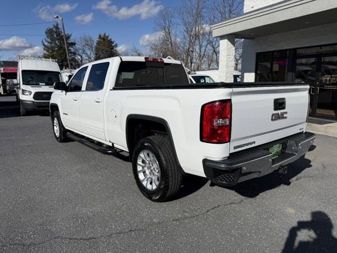 Used 2017 GMC Sierra 1500 SLE w/ SLE Value Package AWD/4WD image 2