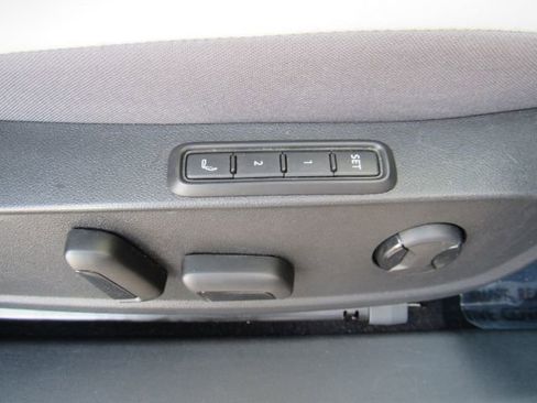 Used 2021 Volkswagen ID.4 Pro S w/ Gradient Package image 23