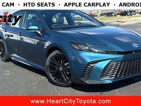 New 2026 Toyota Camry SE image 1