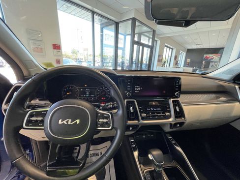 Used 2023 Kia Sorento S w/ Panoramic Sunroof Package FWD image 27