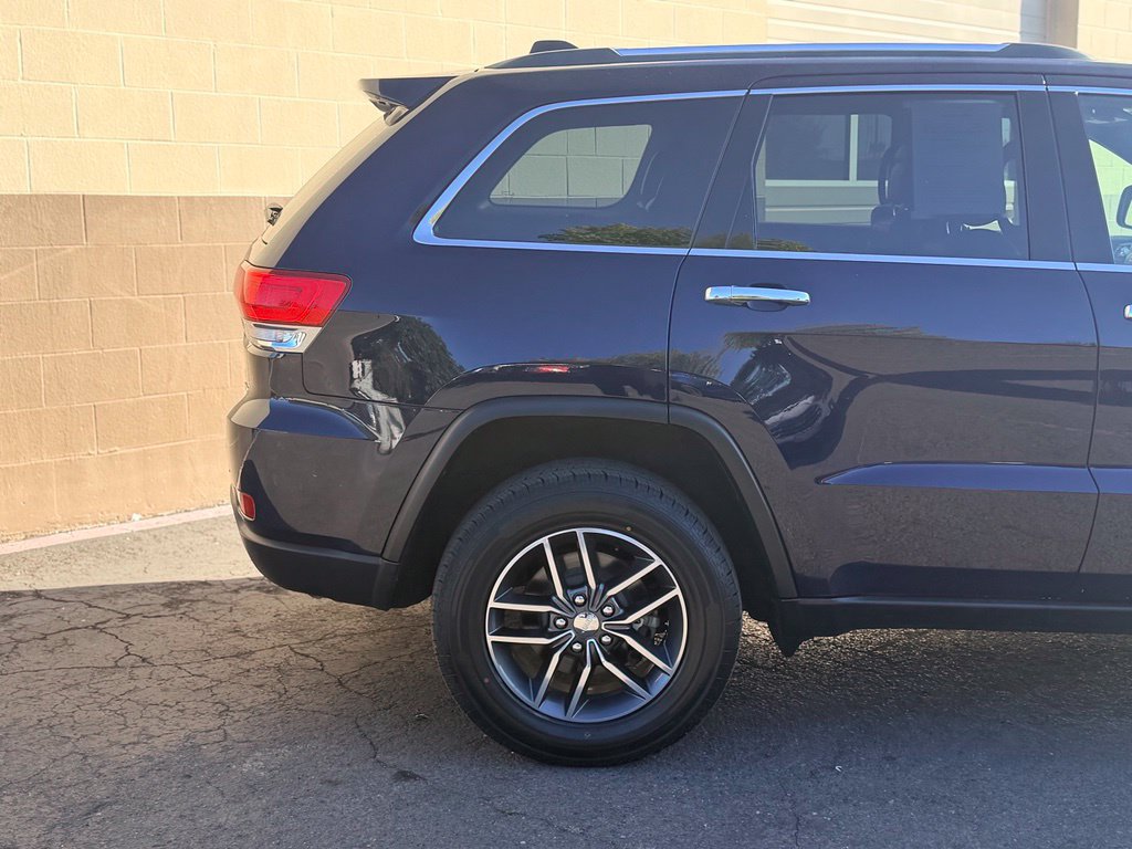 Used 2018 Jeep Grand Cherokee Limited AWD/4WD image 4