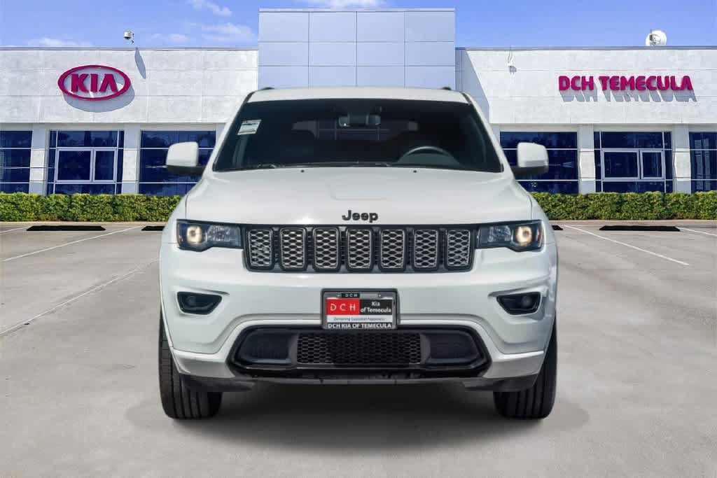 Used 2022 Jeep Grand Cherokee Laredo X RWD image 2