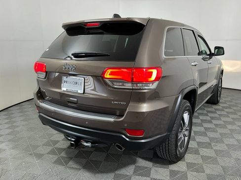 Used 2017 Jeep Grand Cherokee Limited AWD/4WD image 5