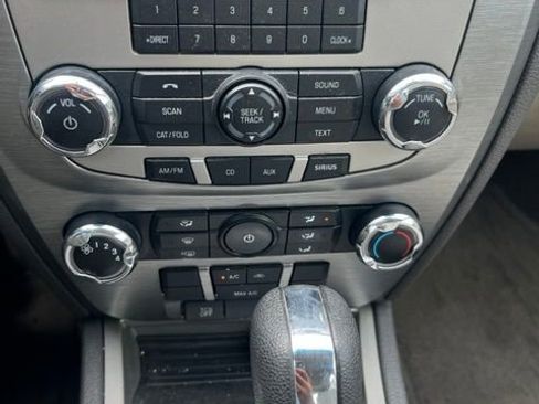 Used 2011 Ford Fusion SE w/ 202A Rapid Spec Order Code FWD image 19