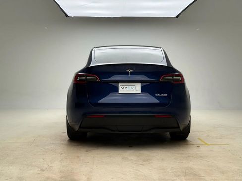 Used 2021 Tesla Model Y Performance image 25