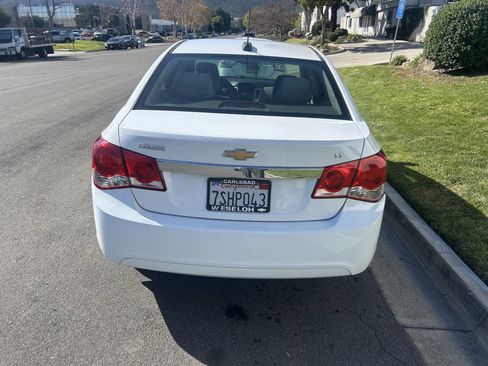 Used 2016 Chevrolet Cruze LT w/ Technology Package image 9