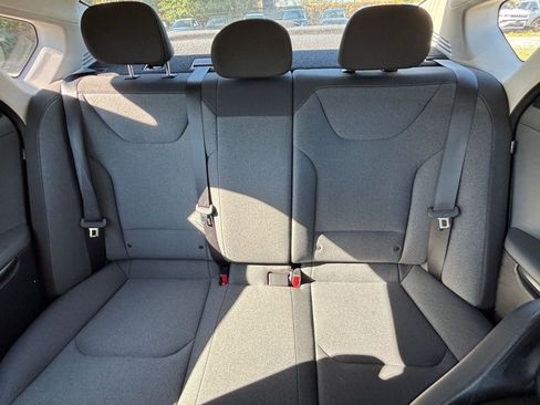 Used 2025 Kia K4 LXS image 38