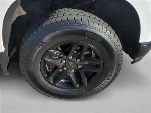 Used 2021 Chevrolet Silverado 1500 LT Trail Boss w/ Convenience Package II image 23