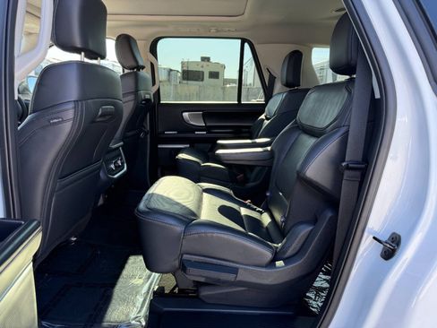 Used 2025 Ford Expedition Max Platinum AWD/4WD image 20