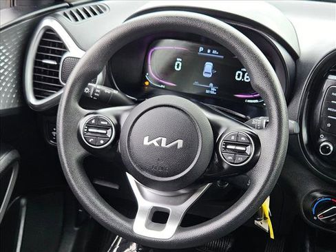 Used 2024 Kia Soul LX w/ Option Group 015 image 11