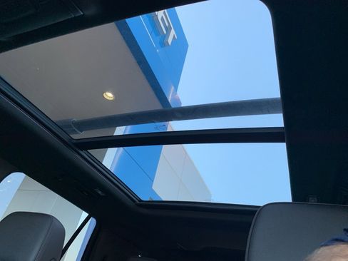 Used 2022 Chevrolet Tahoe RST w/ Luxury Package image 47