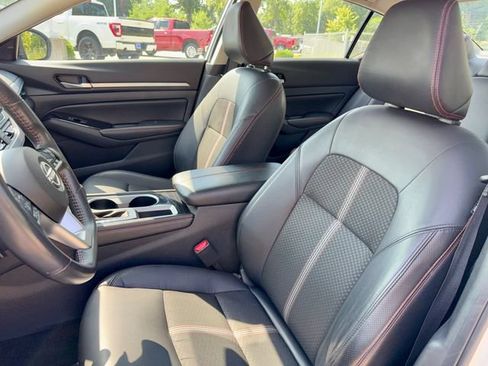 Used 2024 Nissan Altima 2.5 SR FWD image 13