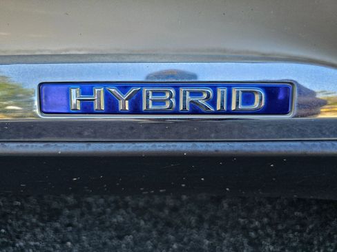 Used 2012 Lexus RX 450h AWD image 32