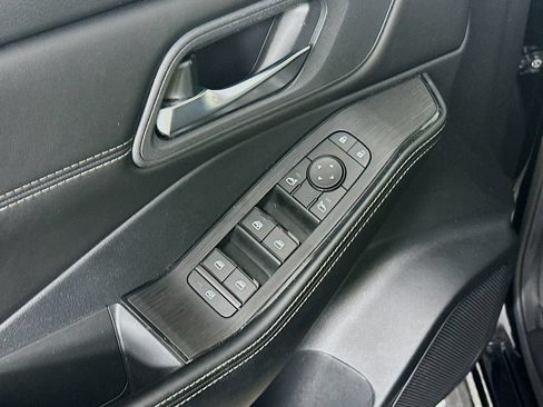 Certified 2024 Nissan Rogue SV w/ SV Premium Package AWD/4WD image 24