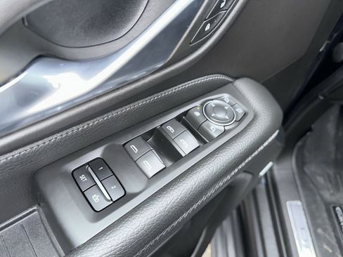 Used 2022 GMC Yukon XL Denali image 43