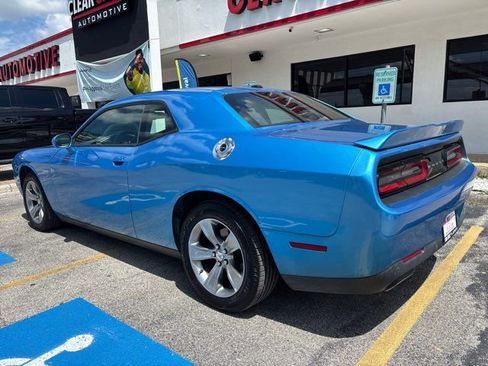 Used 2019 Dodge Challenger SXT w/ Driver Convenience Group RWD image 3
