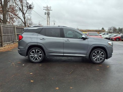Used 2019 GMC Terrain Denali w/ Driver Alert Package II image 2