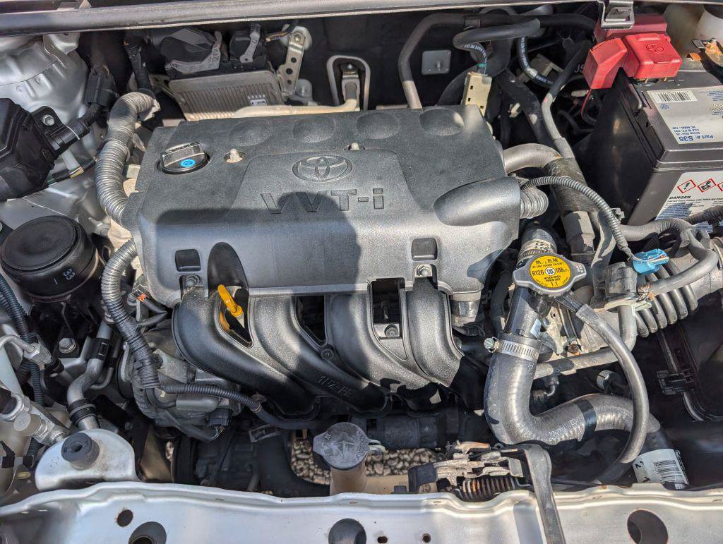 Used 2013 Toyota Yaris LE FWD image 15