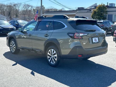 Certified 2025 Subaru Outback Premium AWD/4WD image 5