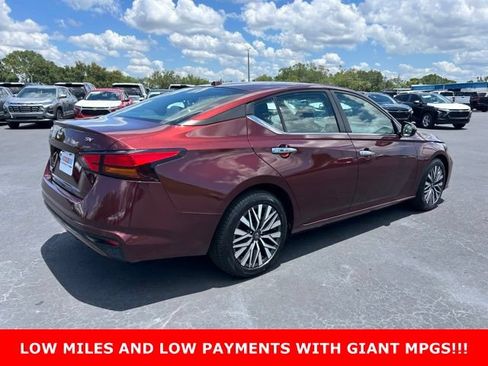 Used 2023 Nissan Altima 2.5 SV FWD image 5