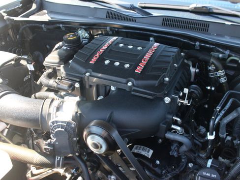 Used 2021 Toyota Tacoma TRD Sport w/ Technology Package AWD/4WD image 34