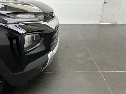 Used 2023 Chevrolet TrailBlazer LT AWD/4WD image 2