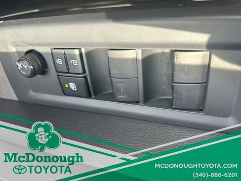 Certified 2022 Toyota Tundra SR5 AWD/4WD image 15