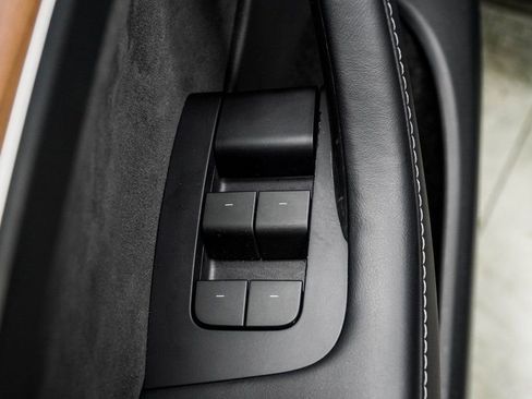 Used 2024 Tesla Model Y Performance image 30