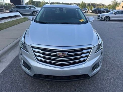 Used 2017 Cadillac XT5 Luxury w/ Driver Awareness Package AWD/4WD image 3