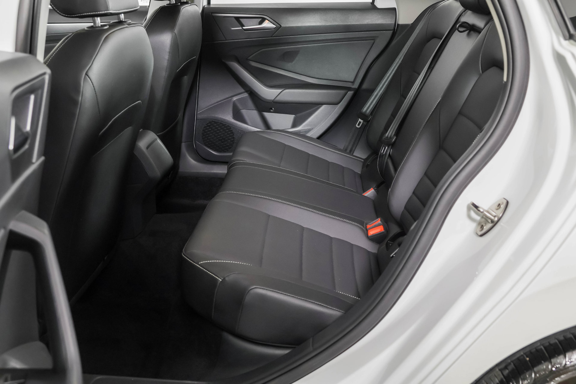 Used 2024 Volkswagen Jetta SE w/ Panoramic Sunroof Package FWD image 36