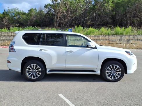 Used 2023 Lexus GX 460 Luxury w/ Accessory Package AWD/4WD image 2