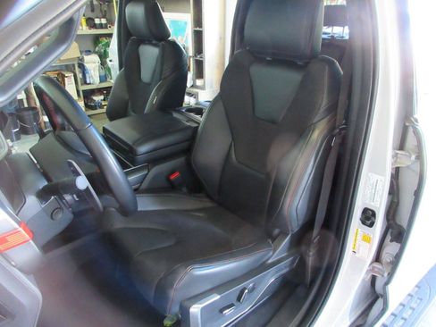 Used 2025 Ford F150 Raptor AWD/4WD image 8