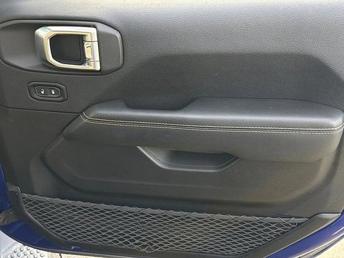 Used 2019 Jeep Wrangler Unlimited Sahara image 27