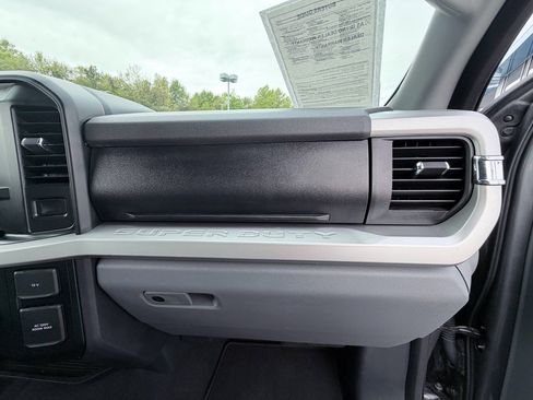 Used 2024 Ford F350 XLT image 21