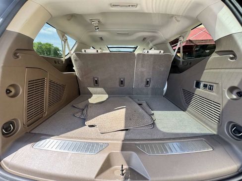 Used 2024 GMC Yukon XL Denali AWD/4WD image 6