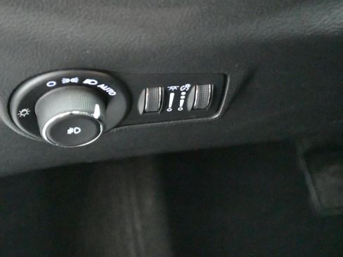 Used 2025 Jeep Compass Limited AWD/4WD image 14
