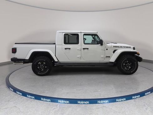 Used 2025 Jeep Gladiator Sport AWD/4WD image 5