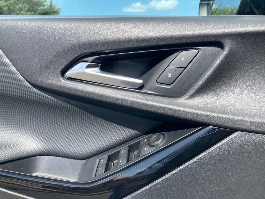 Used 2026 Chevrolet Equinox LT FWD image 11
