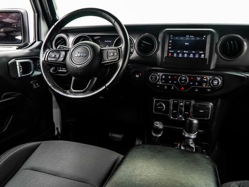 Used 2021 Jeep Wrangler Unlimited Sport image 19