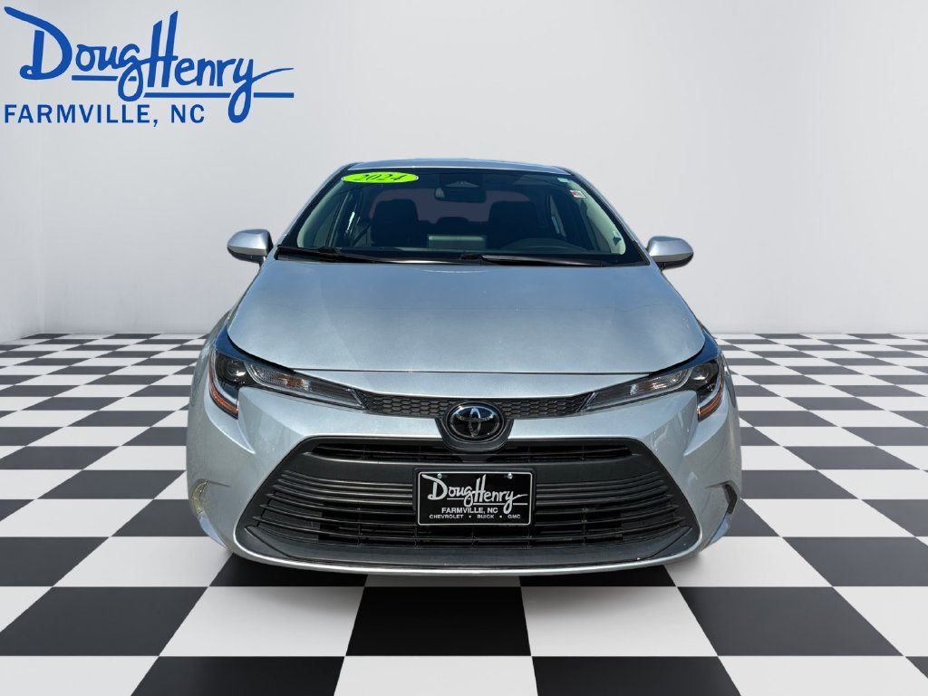 Used 2024 Toyota Corolla LE FWD image 8