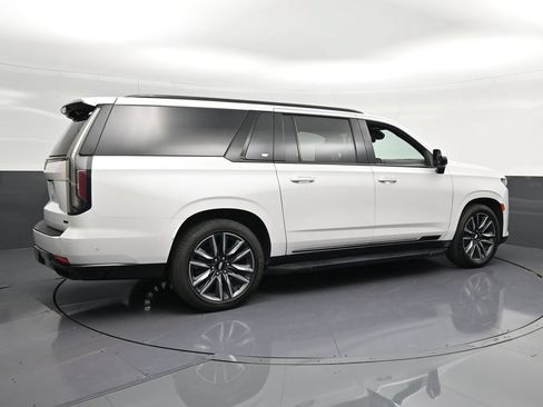 Used 2021 Cadillac Escalade ESV Sport w/ Driver Assist Tech Package RWD image 3